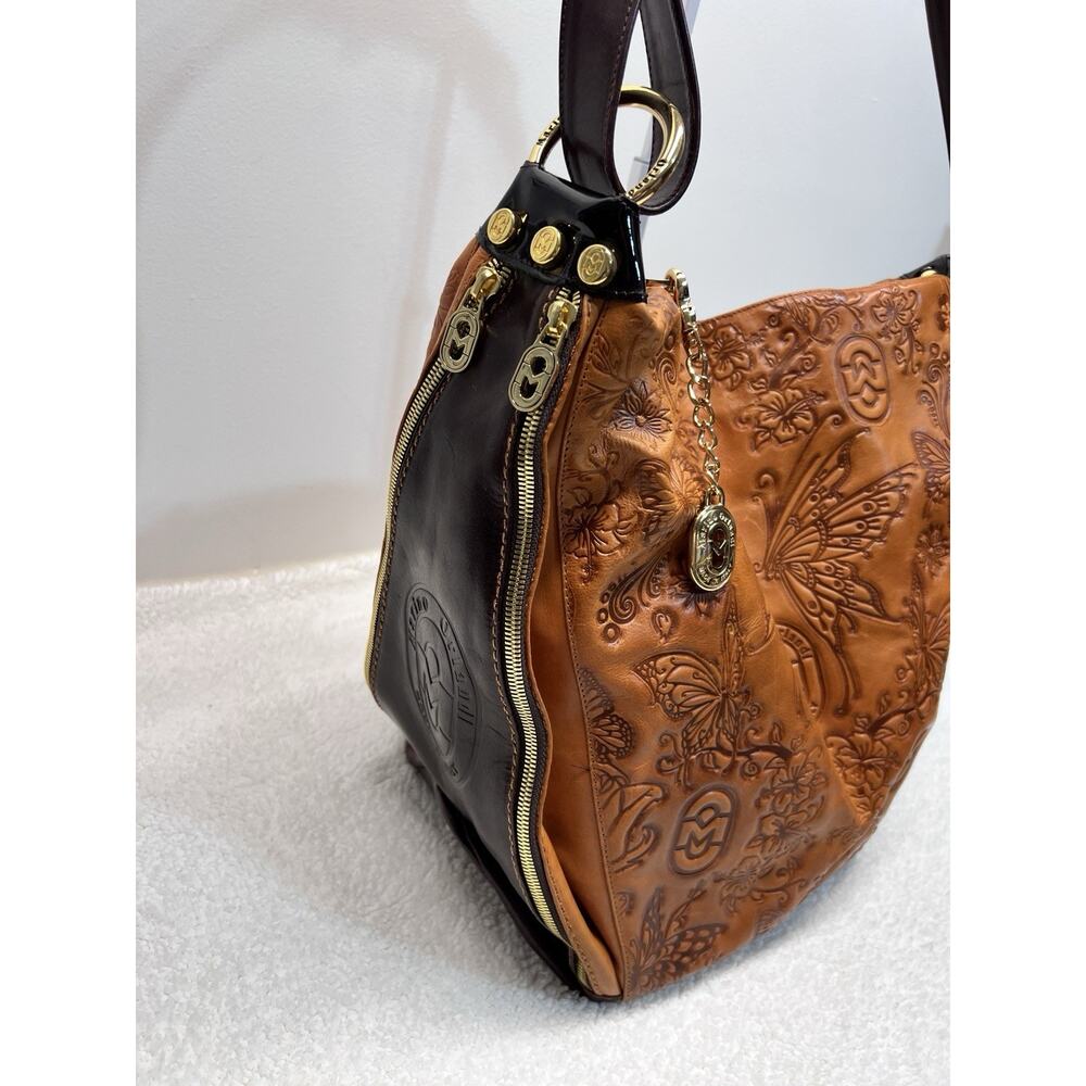 MARINO ORLANDI ITALIAN DESIGNER COGNAC BROWN BUTTERFLY LARGE SLING BAG..NWT